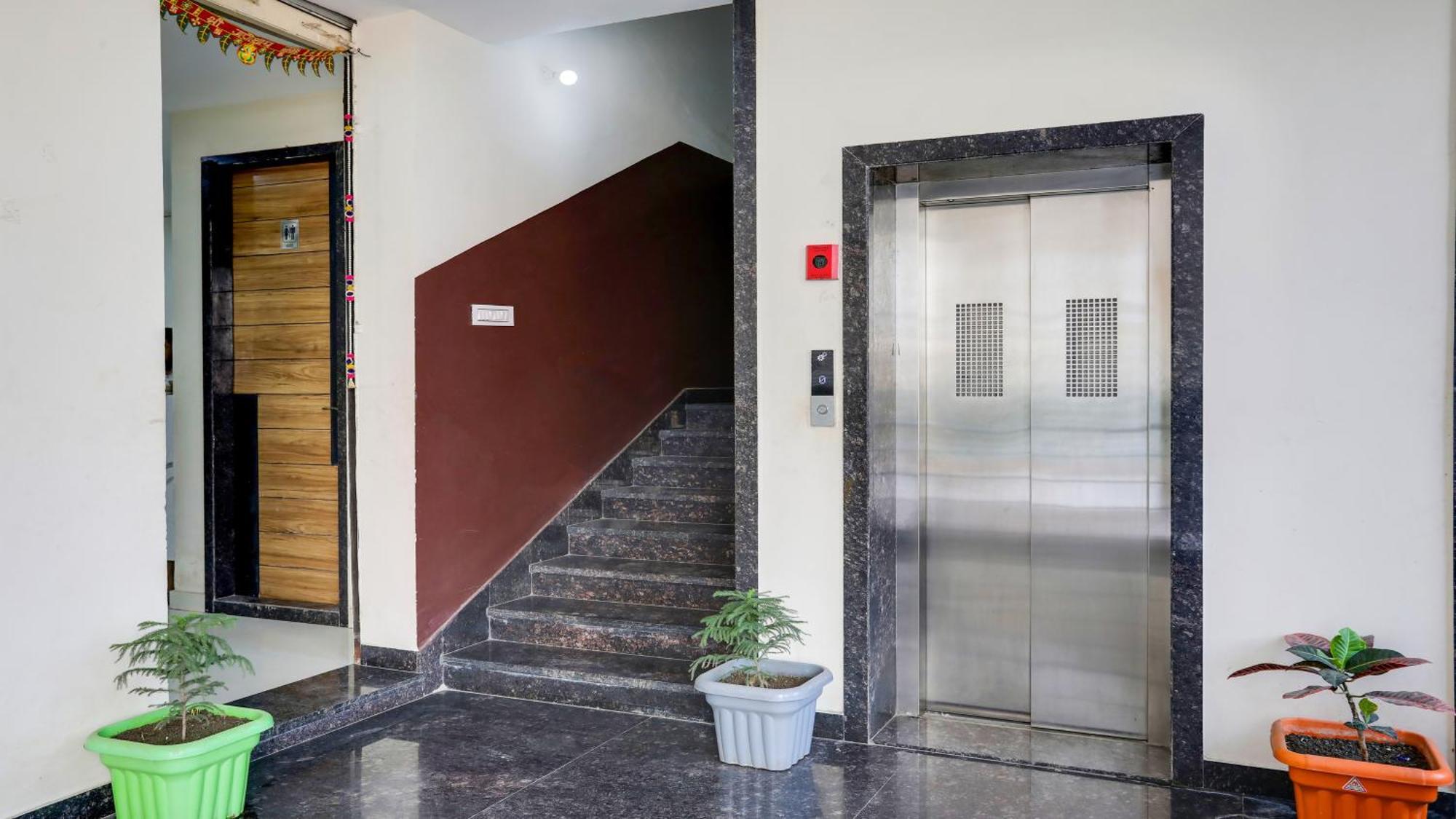 Fabhotel Mansarovar Inn Rāipur Exteriör bild