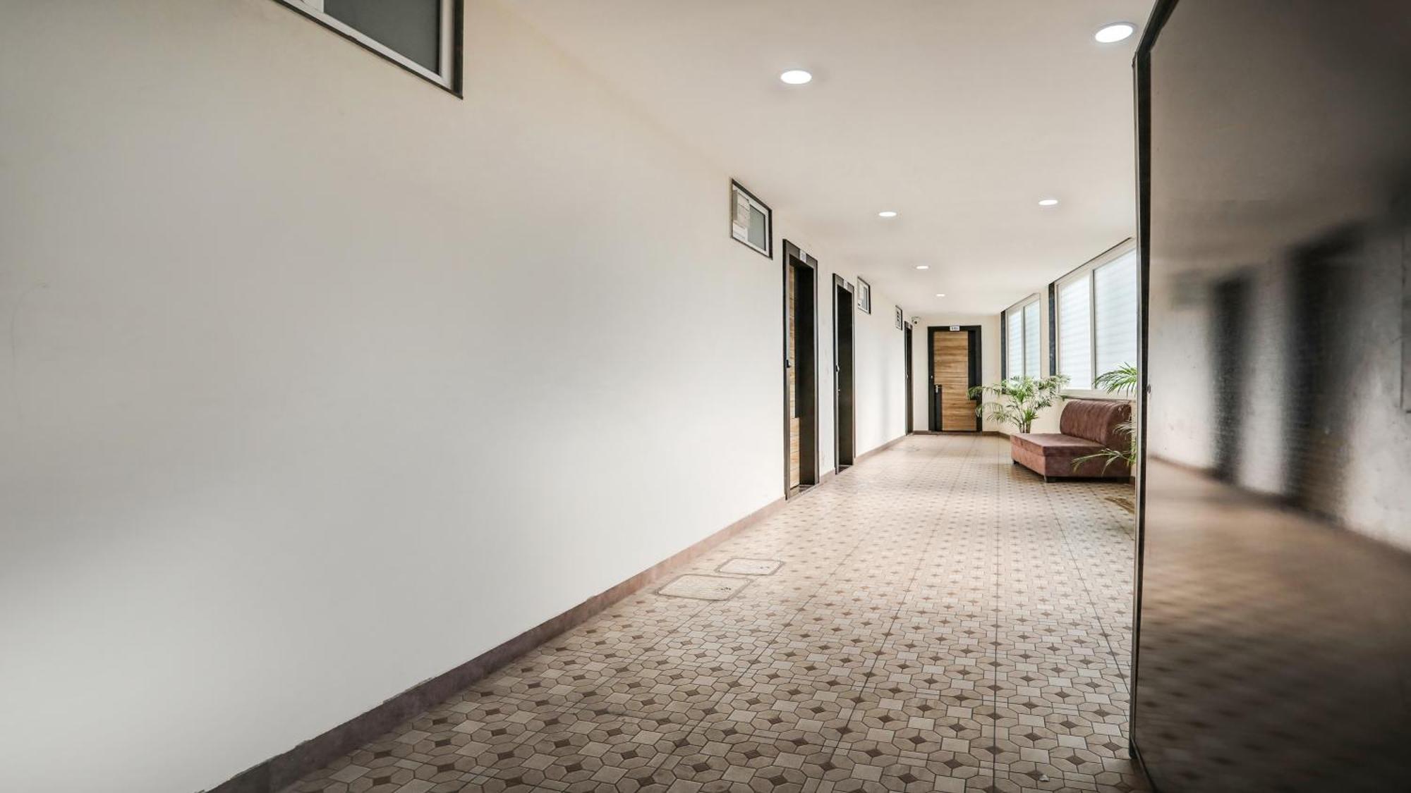 Fabhotel Mansarovar Inn Rāipur Exteriör bild